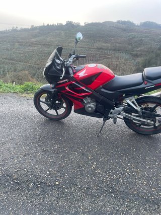 Honda CBR 125 R 2004 Roja y Negra