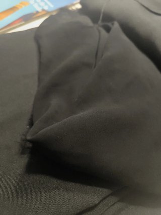 Retales de tela negra
