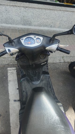 Yamaha Cygnus X Scooter Negra/Morada