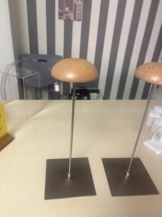 2 Soportes expositores para sombreros