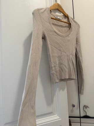 Top Zara cuello redondo beige