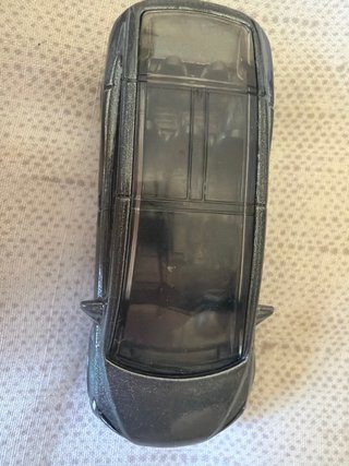 Coche a escala 1/64