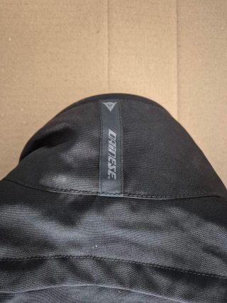 Chaqueta de moto Dainese.