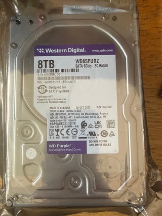 2x Western Digital 8TB WD85PURZ HDD