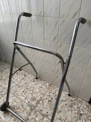 Andador Plegable con Ruedas