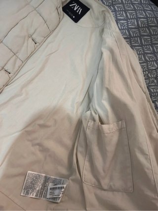 Chaqueta acolchada Zara beige