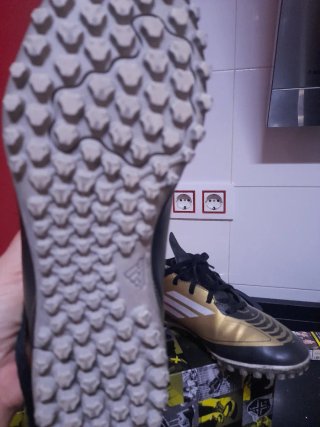 Botas multitacos Adidas F50 Messi