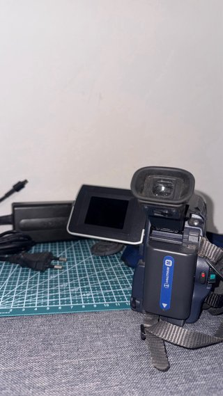Sony DCR-TRV15E Handycam Digital