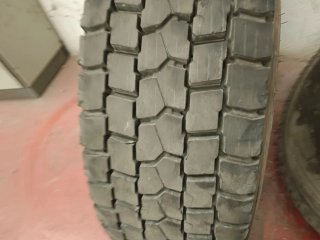 Neumático 305/70R19.5 148/145M... precio 130€€..