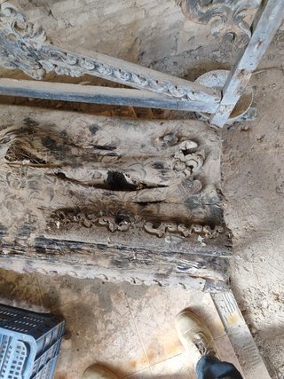 Sofá antiguo madera tallada para restaurar