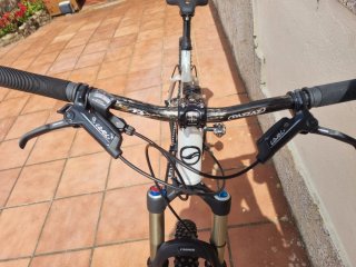 Bicicleta MTB Giant XTC Argento