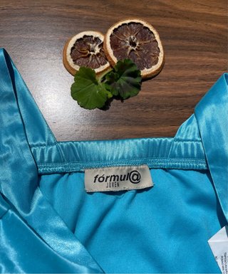 Vestido azul con pedrería