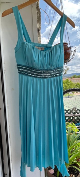 Vestido azul con pedrería