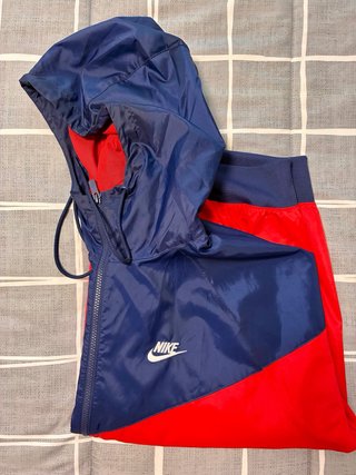 Chaqueta Nike Windrunner Talla L