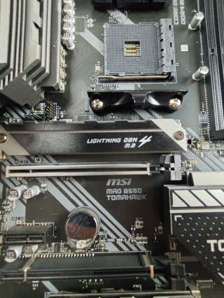 MSI MAG B550 Tomahawk AM4