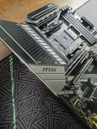 MSI MAG B550 Tomahawk AM4