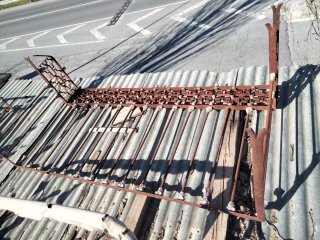 Balcón de hierro forjado antiguo