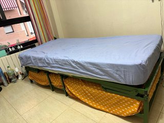 Litera metálica verde con somier de madera plegabl