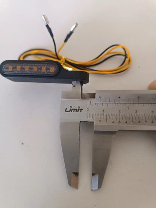 Intermitentes LED negros para moto