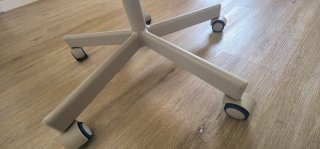Silla de oficina beige y gris