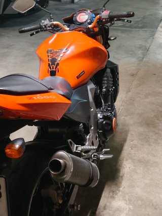 Kawasaki Z1000  Naranja/Negra