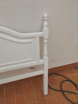 Cabecero blanco pequeño