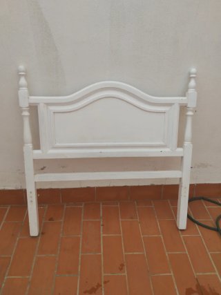 Cabecero blanco pequeño