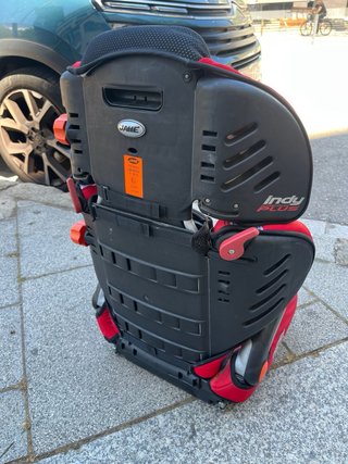 Silla coche niño Indy Plus roja Tiene isofix