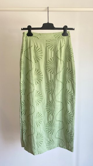 Conjunto invitada top y falda verde