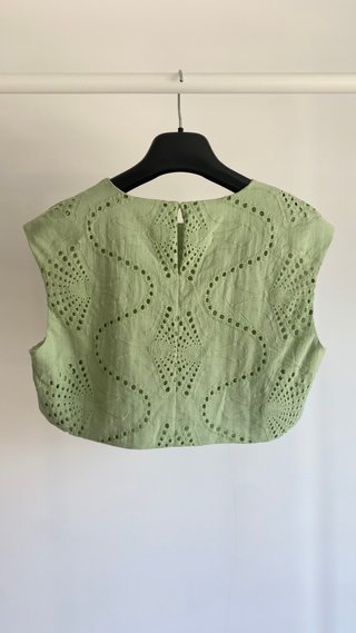 Conjunto invitada top y falda verde