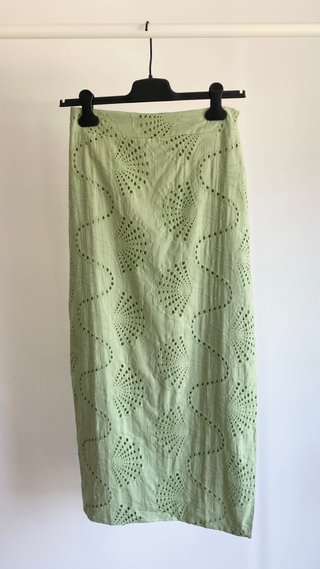 Conjunto invitada top y falda verde