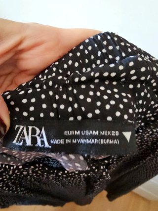 Pantalón ancho negro lunares