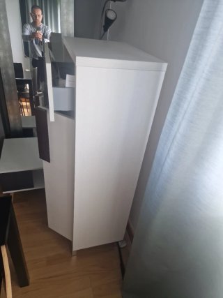 Mueble auxiliar blanco y madera
