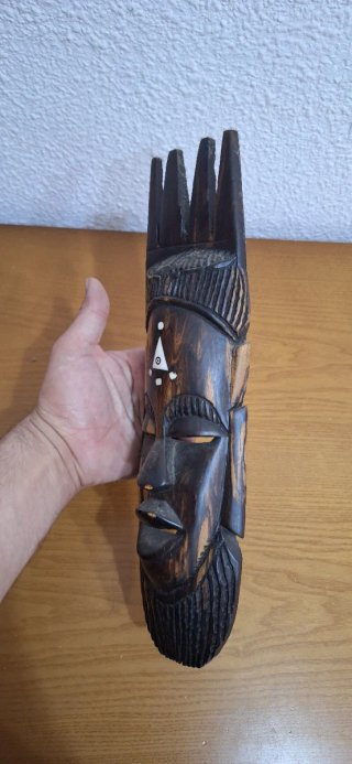 Máscara africana decorativa madera