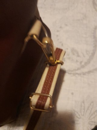 Maleta de imitación cuero. Retro