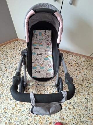 Silla de paseo para muñecas Incluido ropa y muñeco