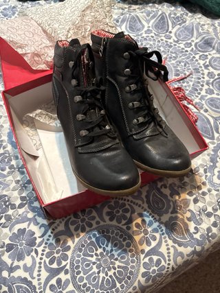 Botines s.Oliver Negros Tacón