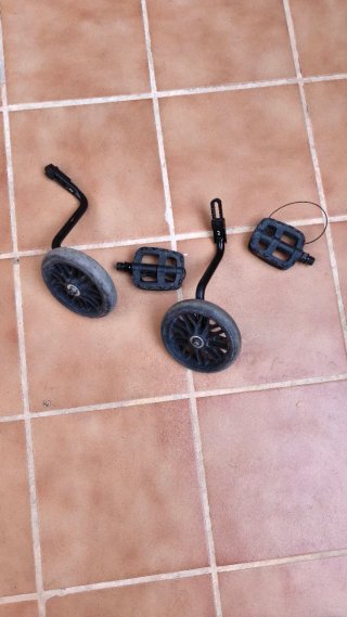 Ruedines y pedales bici niño