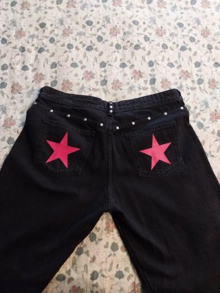 Pantalón Bershka negro con tachuelas