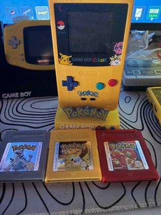 Game Boy Color Pokémon + 3 Juegos Regalo