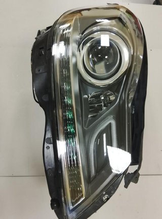 Mercedes-benz 1105 711307023576 faro derecho clase