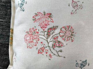 Confezione di due cuscini decorativi (NUOVI)
