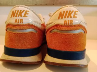 Zapatillas Nike Naranja y Blanco