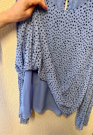 Blusa azul con lunares negros Talla S