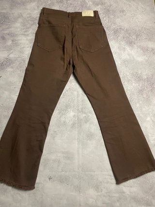 Pantalón marrón Stradivarius