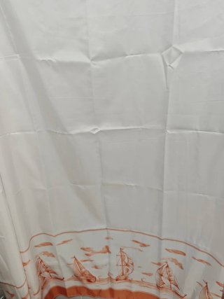 Cortina de ducha naranja y blanca
