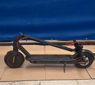 Patinete Eléctrico Negro