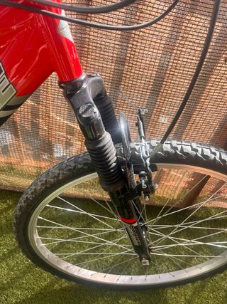 Bicicleta de Montaña Roja MTB