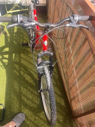Bicicleta de Montaña Roja MTB
