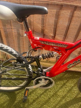 Bicicleta de Montaña Roja MTB